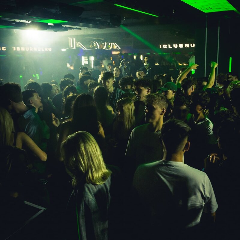 Trapaholics // 16.05.25